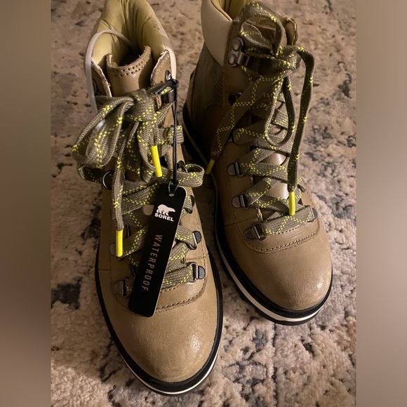 Sorel Lennox Hiker Boot - Picture 11 of 12